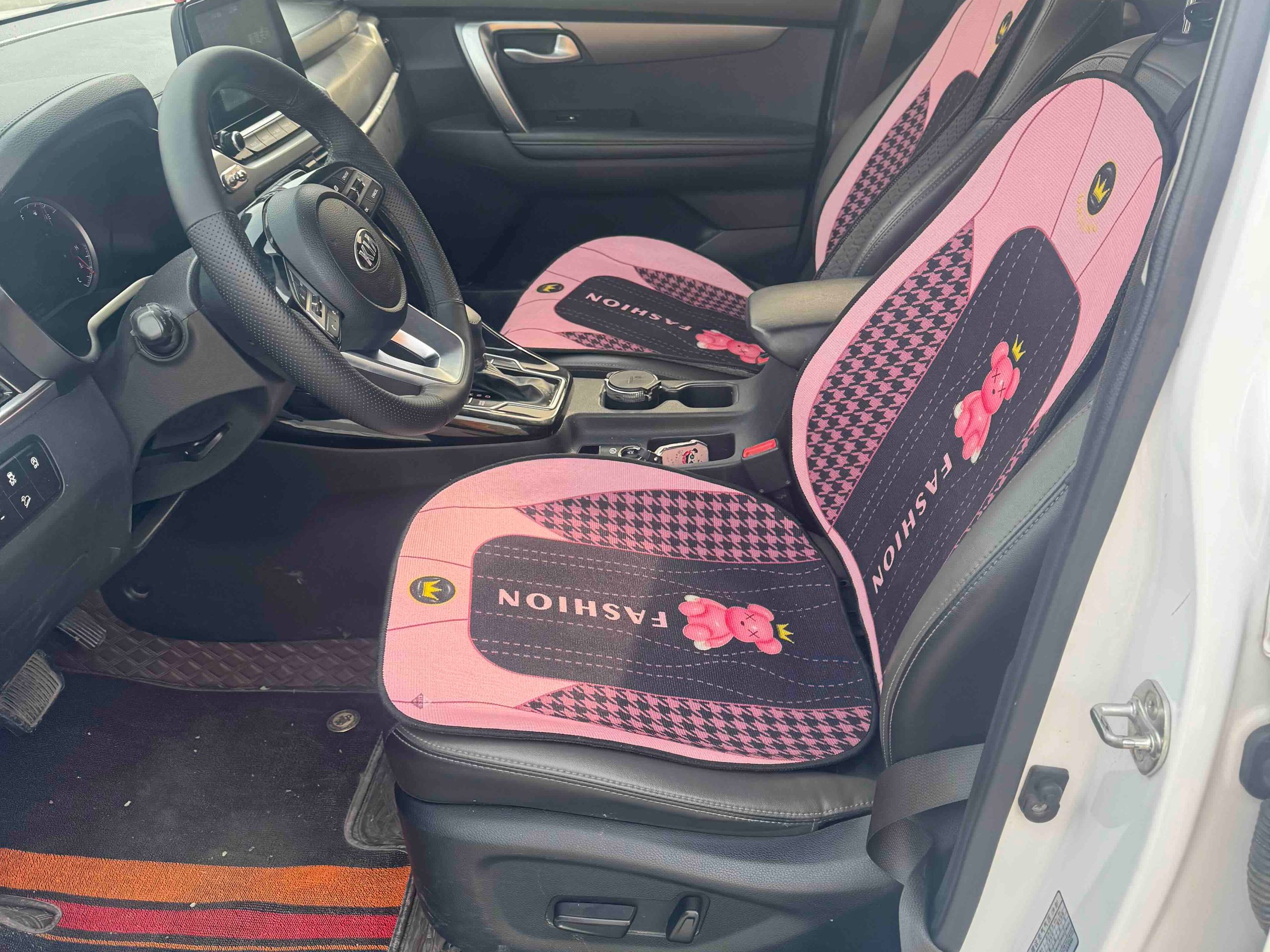 2021 Kia Sportage 2.0L Splendid pink seats