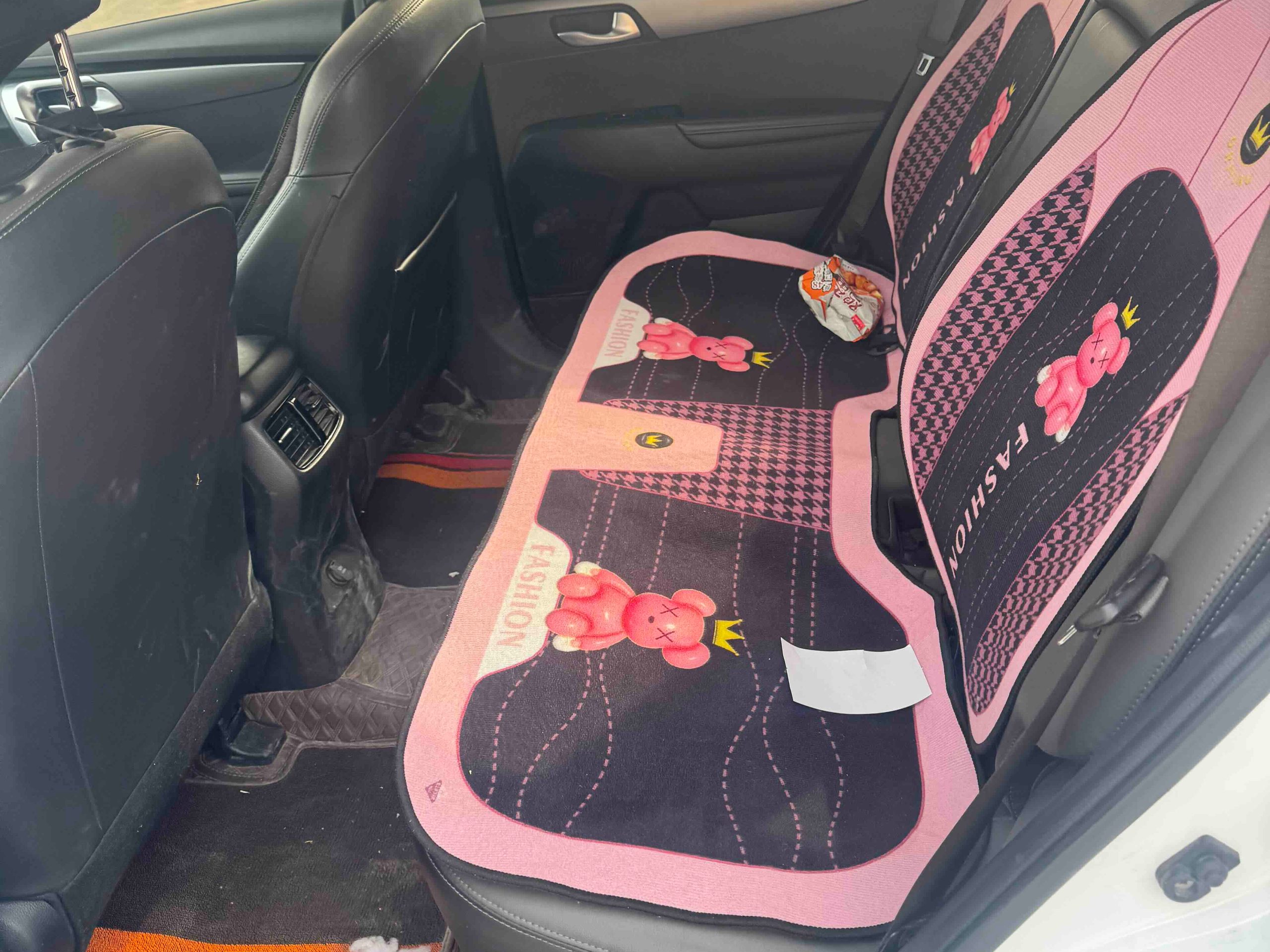 2021 Kia Sportage 2.0L Splendid pink seats