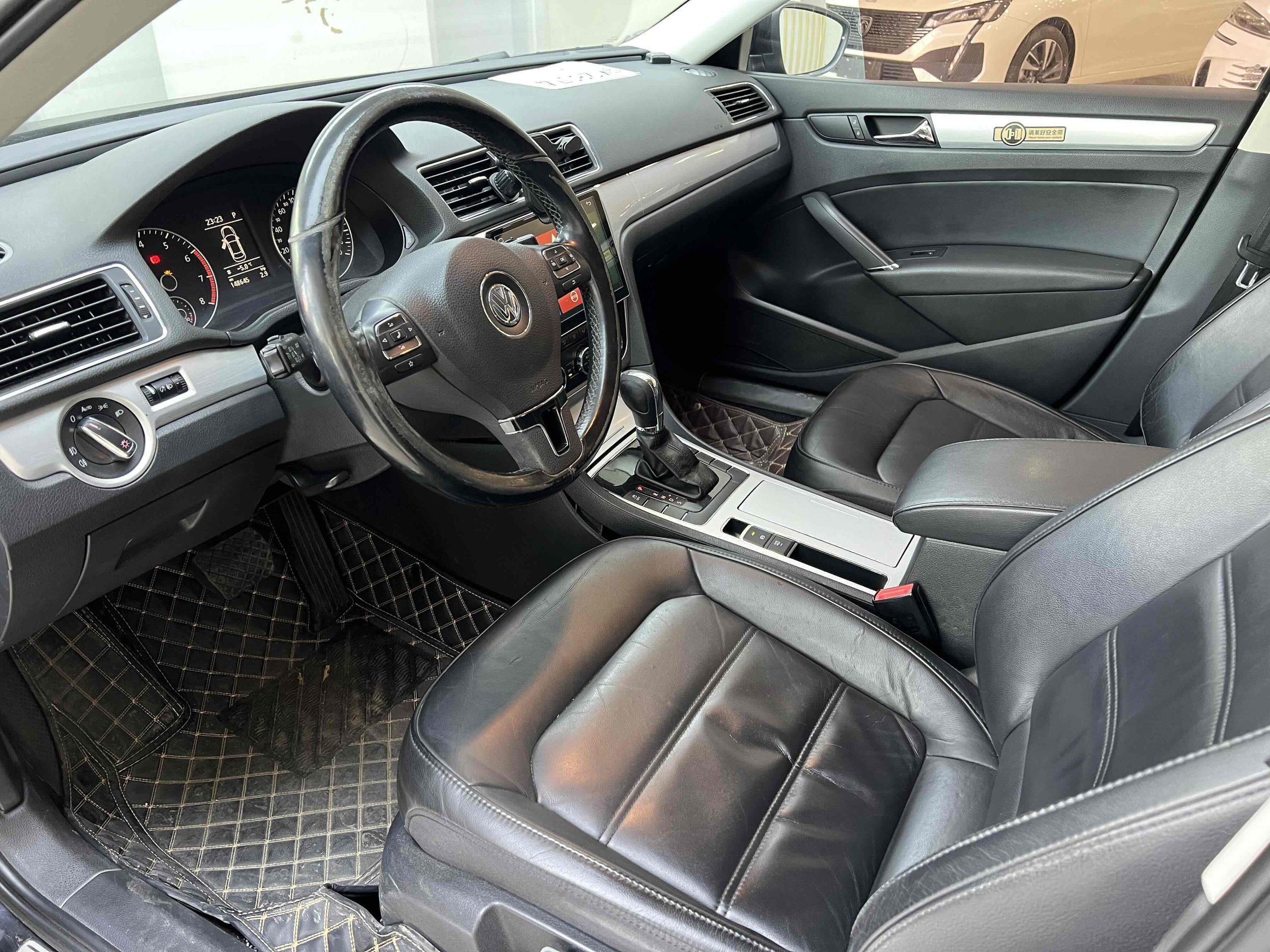 Volkswagen Passat 2014 1.8TSI DSG Honor Edition leather interior