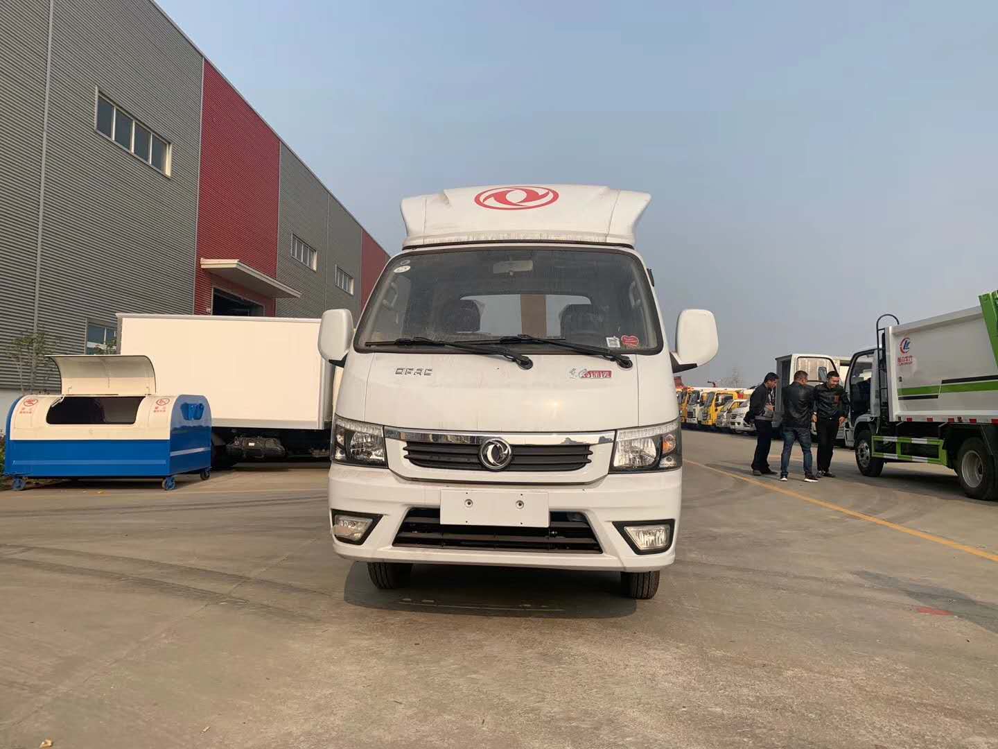 front-view-national-vi-dongfeng-yitu-hooklift-garbage-truck.jpg