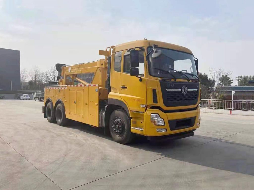 Reinforced towing forks and underlift mechanisms