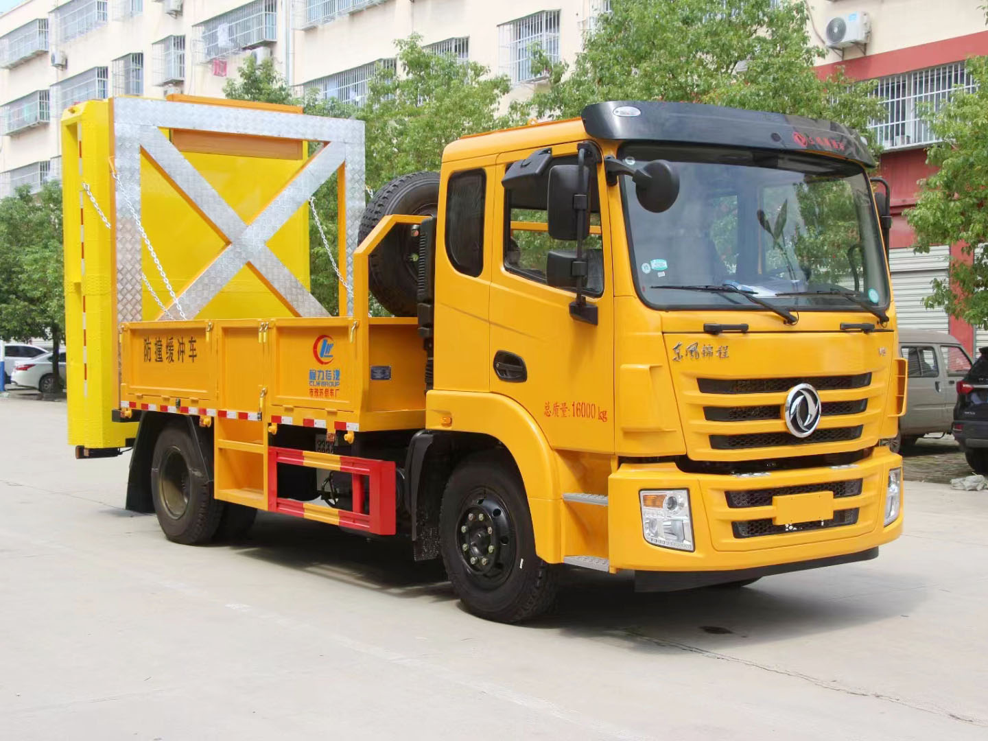 Dongfeng Jincheng Safety Truck Cabin Interior