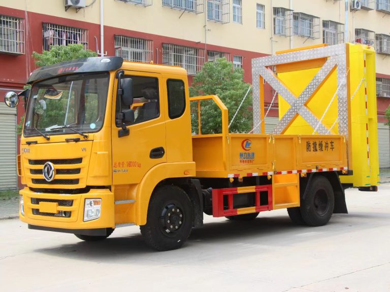 Dongfeng Jincheng Attenuator Truck Side View